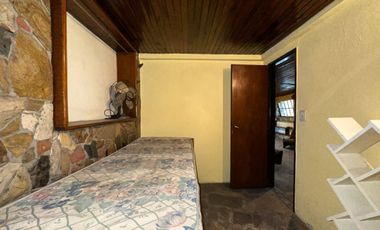 CASA EN VENTA  8 AMBIENTES EN  ALEJANDRO KORN