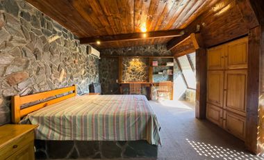 CASA EN VENTA  8 AMBIENTES EN  ALEJANDRO KORN