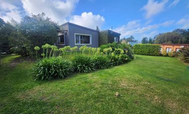 VENTA CASA DE 3 AMBIENTES EN SIERRAS DE LOS PADRES