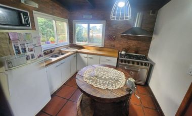 VENTA CASA DE 3 AMBIENTES EN SIERRAS DE LOS PADRES