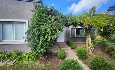 VENTA CASA DE 3 AMBIENTES EN SIERRAS DE LOS PADRES