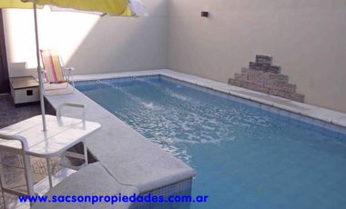 V523 Villa Sarmiento Venta Casa en PH 5 amb.con cochera, patio y piscina Impecable