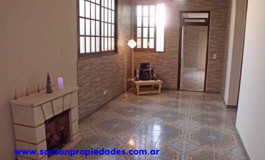 V523 Villa Sarmiento Venta Casa en PH 5 amb.con cochera, patio y piscina Impecable