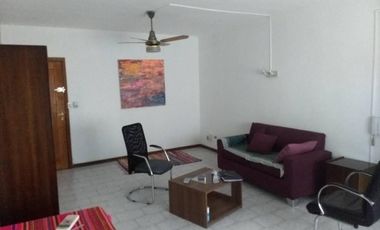 OFICINA EN PLENO CENTRO DE MONTE GRANDE