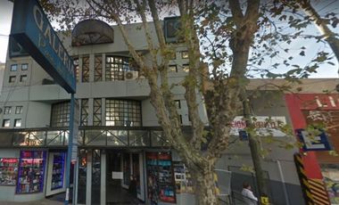 OFICINA EN PLENO CENTRO DE MONTE GRANDE