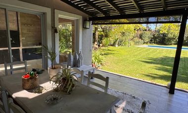 Venta de casa en Echeverria del lago- acepta permuta- Canning