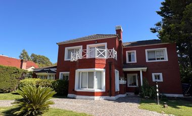 Venta de casa en Echeverria del lago- acepta permuta- Canning