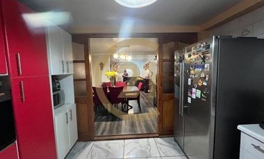 Se vende casa avenida la Tirana