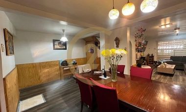 Se vende casa avenida la Tirana