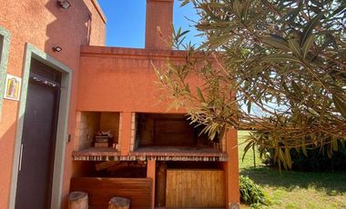Casa en country HERMOSA! bajas expensas
