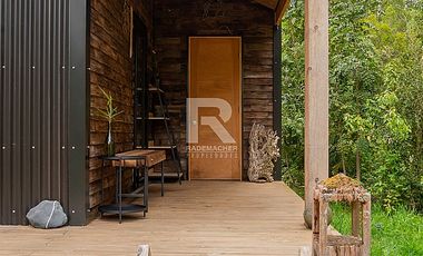 TINY HOUSE AMOBLADA EN PARCELA CON HERMOSO BOSQUE NATIVO