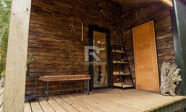 TINY HOUSE AMOBLADA EN PARCELA CON HERMOSO BOSQUE NATIVO