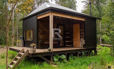 TINY HOUSE AMOBLADA EN PARCELA CON HERMOSO BOSQUE NATIVO