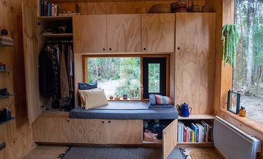 TINY HOUSE AMOBLADA EN PARCELA CON HERMOSO BOSQUE NATIVO