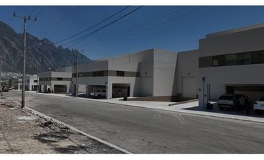 BODEGA EN RENTA EN PARQUE INDUSTRIAL SANTA CATARINA