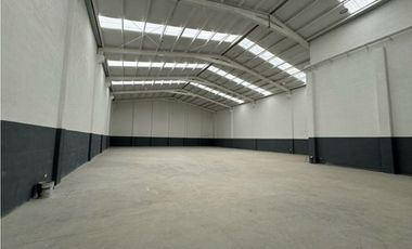 BODEGA EN RENTA EN PARQUE INDUSTRIAL SANTA CATARINA