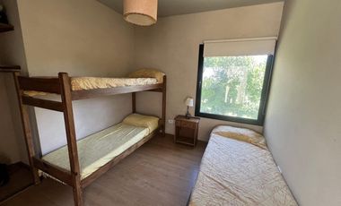Casa en venta - 3 Dormitorios 2 Baños - 275Mts2 - Ostende