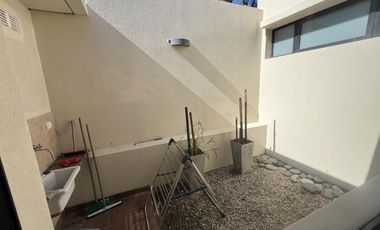 Casa en venta - 3 Dormitorios 2 Baños - 275Mts2 - Ostende