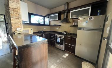 Casa en venta - 3 Dormitorios 2 Baños - 275Mts2 - Ostende