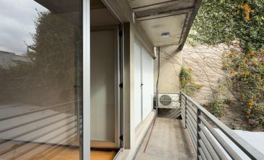 Oficina, estudio,  consultorio, Showroom en  Alquiler  Moderno