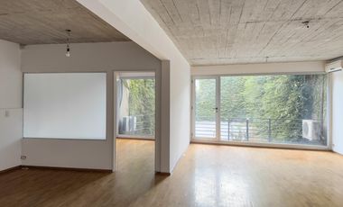 Oficina, estudio,  consultorio, Showroom en  Alquiler  Moderno