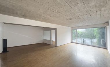 Oficina, estudio,  consultorio, Showroom en  Alquiler  Moderno