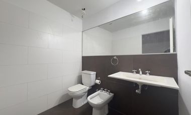 Oficina, estudio,  consultorio, Showroom en  Alquiler  Moderno