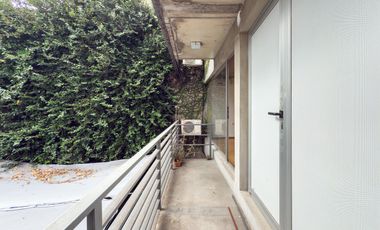 Oficina, estudio,  consultorio, Showroom en  Alquiler  Moderno