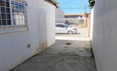 Casa semi-amueblada en renta, 1 nivel en Centro Artesanal