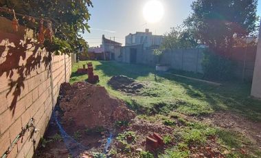 VENDO LOTE CON QUINCHO EN CONSTRUCCION (NECOCHEA)