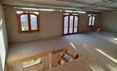 VENDO LOTE CON QUINCHO EN CONSTRUCCION (NECOCHEA)
