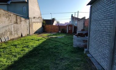 VENDO LOTE CON QUINCHO EN CONSTRUCCION (NECOCHEA)