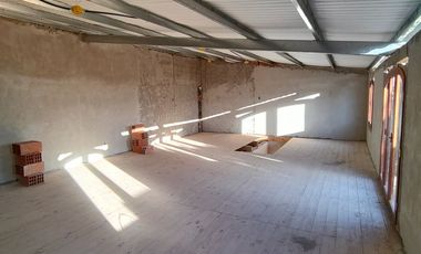 VENDO LOTE CON QUINCHO EN CONSTRUCCION (NECOCHEA)