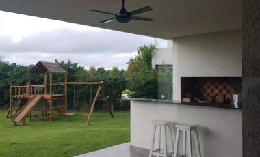 CASA 4 AMBIENTES EN ALQUILER EN TERRAVISTA