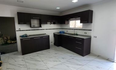MODERNA CASA DE 3 DORMITORIOS