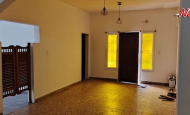 ALQUILER CASA 3 AMBIENTES CON GARAGE LOTE PROPIO