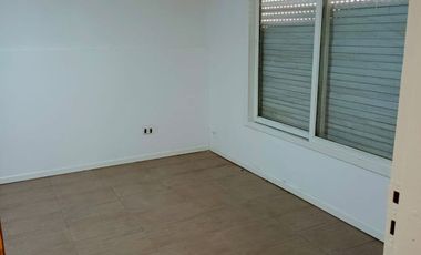 ALQUILER CASA 3 AMBIENTES CON GARAGE LOTE PROPIO