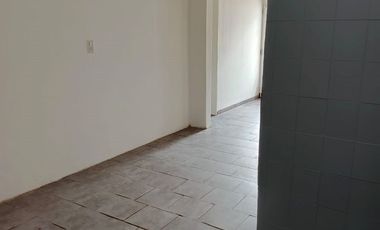 ALQUILER CASA 3 AMBIENTES CON GARAGE LOTE PROPIO