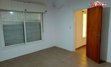 ALQUILER CASA 3 AMBIENTES CON GARAGE LOTE PROPIO