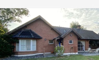 ECHEVERRIA DEL LAGO- ALQUILER DE CASA EN CANNING