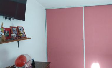 Casa en VENTA de 3 dormitorios, quincho, parque y garaje en Guernica este.