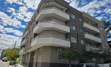 MUY LINDO DEPARTAMENTO EN CARLOS PAZ, ALQUILER PERMANENTE A 2 AÑOS.Céntrico, con todos los Servicios