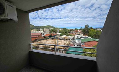 MUY LINDO DEPARTAMENTO EN CARLOS PAZ, ALQUILER PERMANENTE A 2 AÑOS.Céntrico, con todos los Servicios