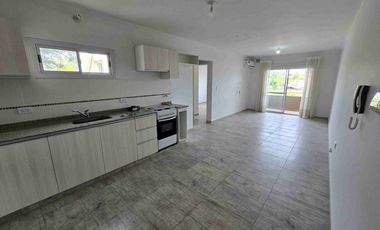 MUY LINDO DEPARTAMENTO EN CARLOS PAZ, ALQUILER PERMANENTE A 2 AÑOS.Céntrico, con todos los Servicios