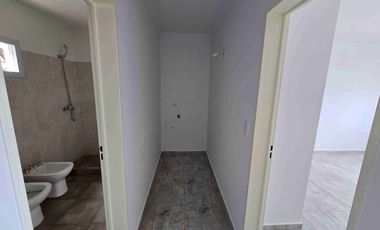 MUY LINDO DEPARTAMENTO EN CARLOS PAZ, ALQUILER PERMANENTE A 2 AÑOS.Céntrico, con todos los Servicios