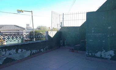 OPORTUNIDAD, VENTA 2 PH + LOCAL EN ZONA VILLA BALLESTER