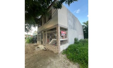 En venta 2 CASAS con salida independiente