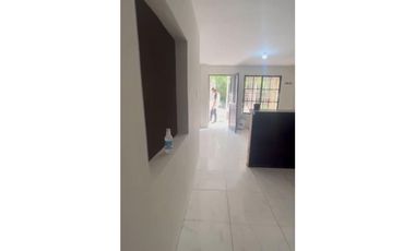 En venta 2 CASAS con salida independiente