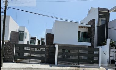 Casa en Unidad Nacional