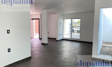 Casa en Unidad Nacional